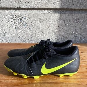 Size 5 Nike Kids Phantom FG Cleats
